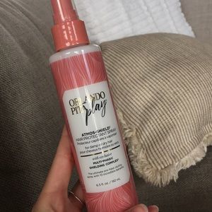 orlando pita play hair protectant spray